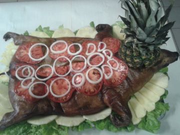 Поросёнок на ананасовой поляне